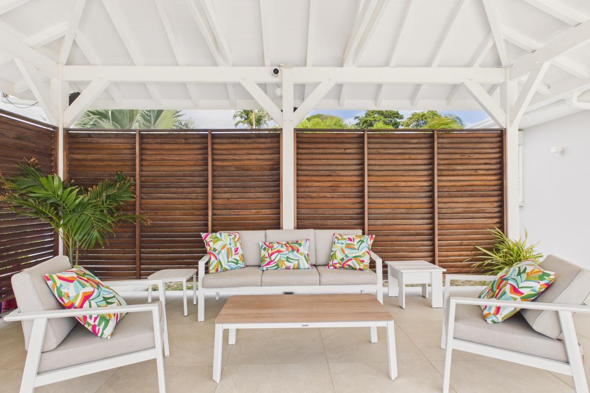 Location Villa 3 chambres 6 personnes  salon extérieur